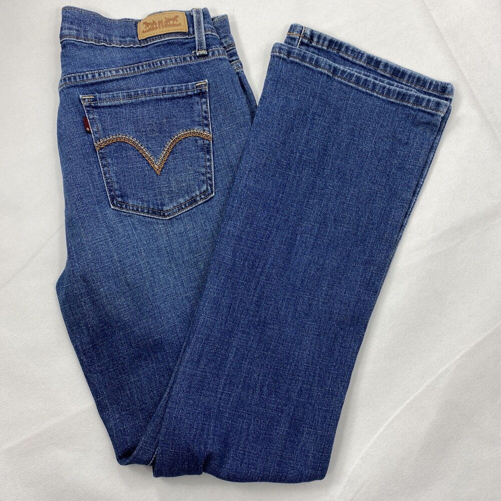 Levis Women 515 Bootcut light blue denim 5 pocket decorative stitch pockets 6